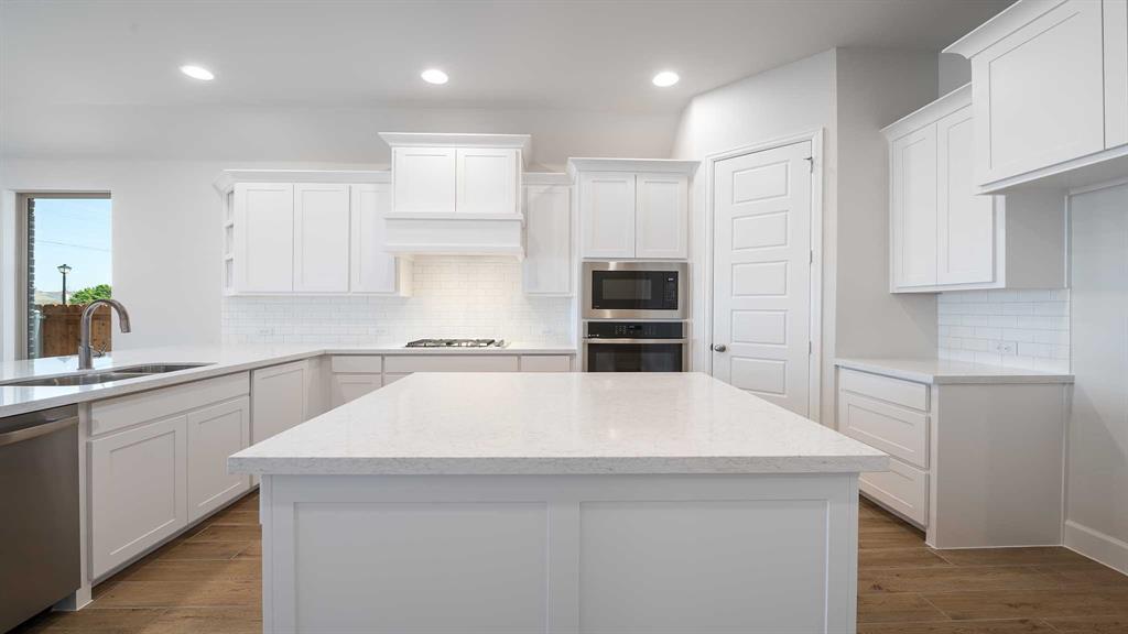 2457 Auburn Street Property Photo 12