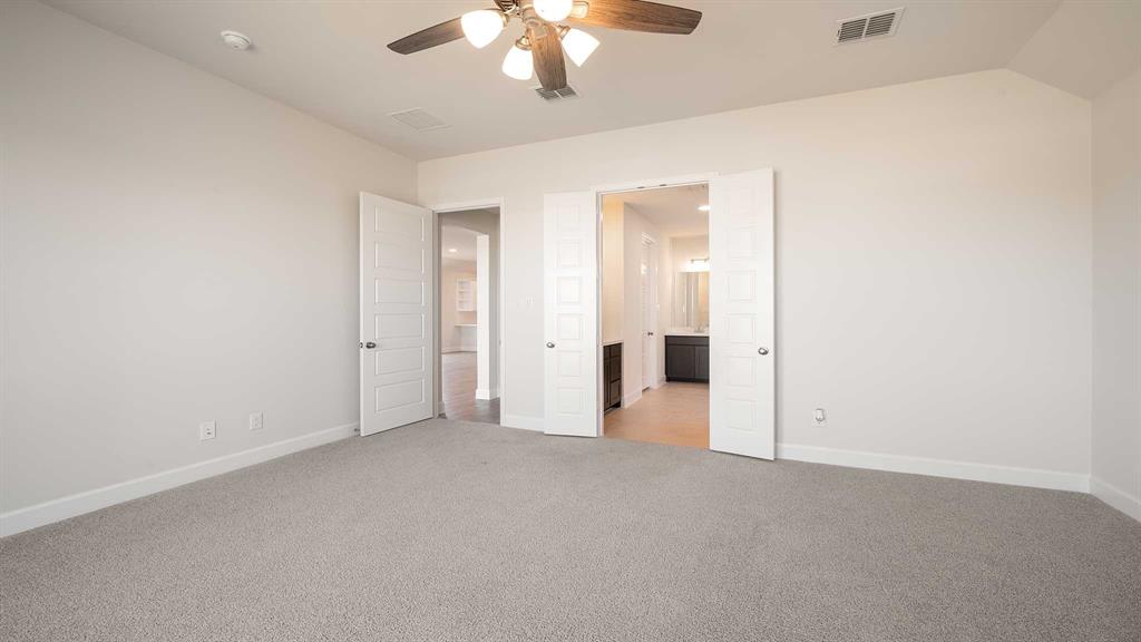 2457 Auburn Street Property Photo 16