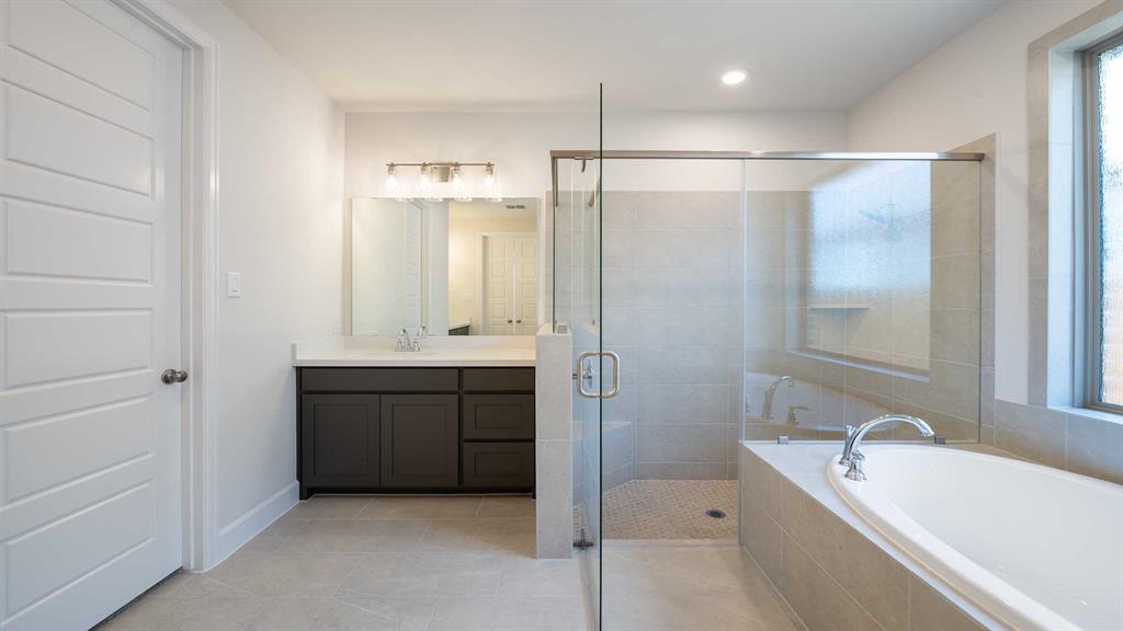 2457 Auburn Street Property Photo 17
