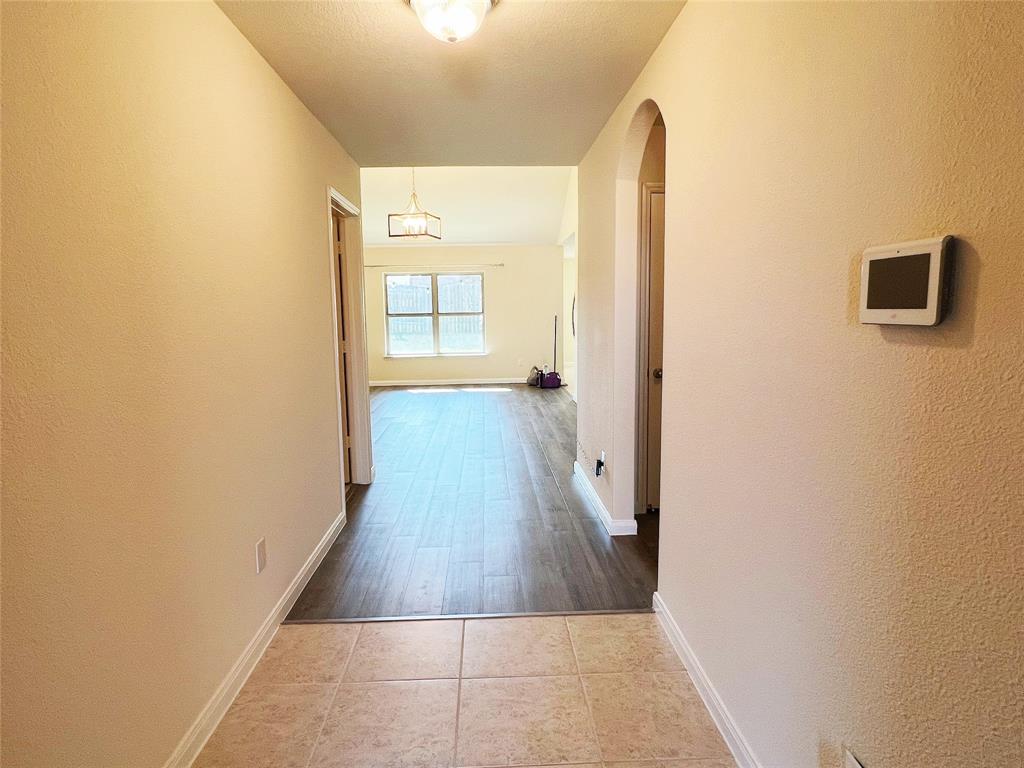 1586 Twin Hills Way Property Photo 3