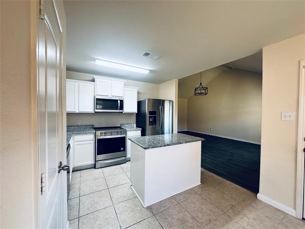 1586 Twin Hills Way Property Photo 8