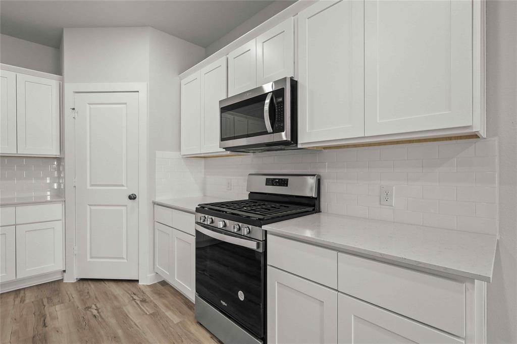 677 Scarlett Street Property Photo 5