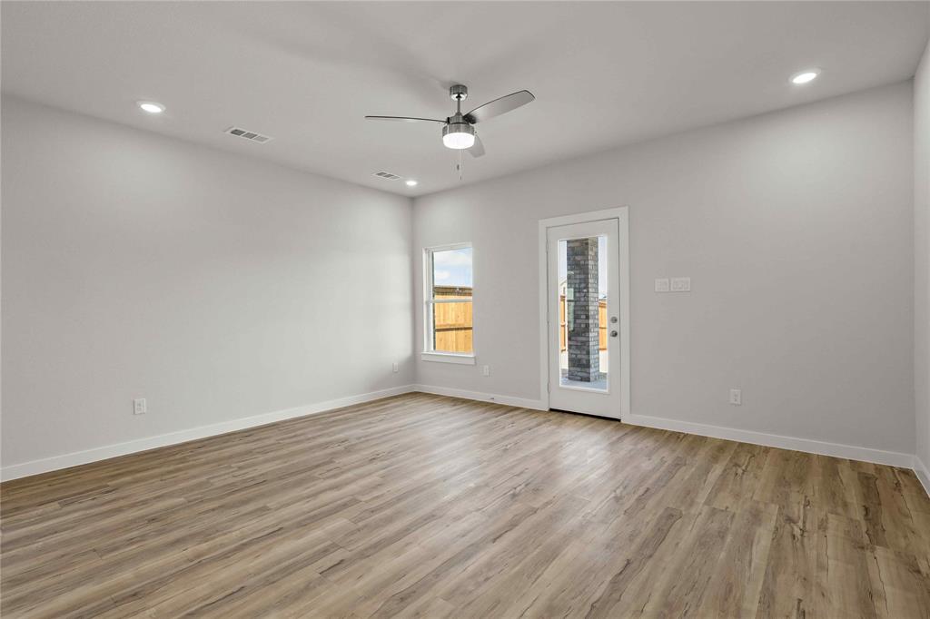 677 Scarlett Street Property Photo 7