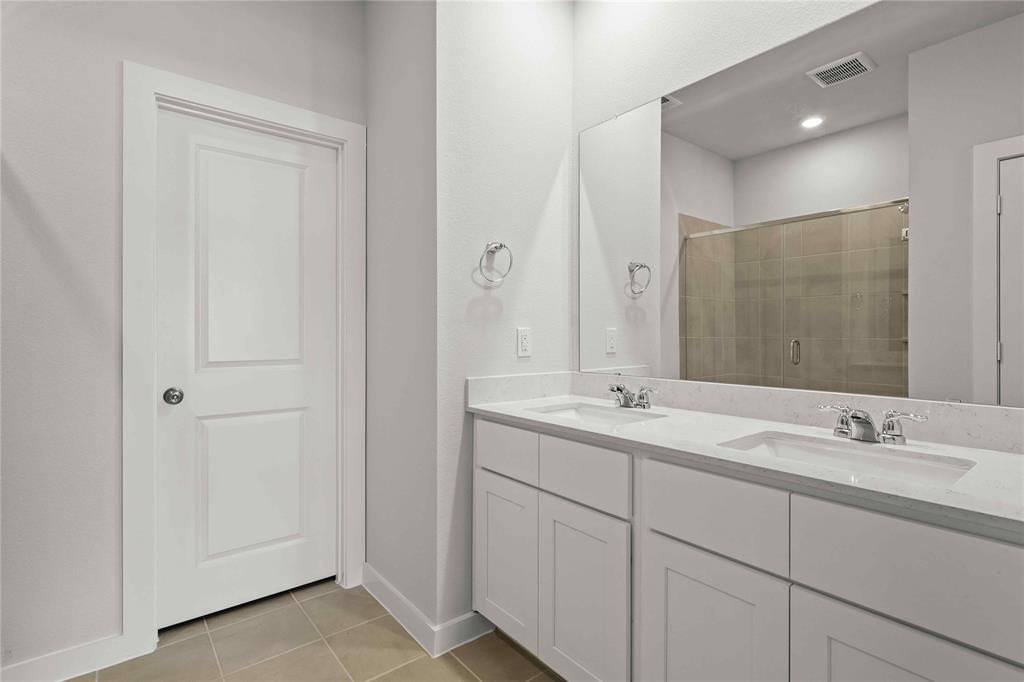 677 Scarlett Street Property Photo 10