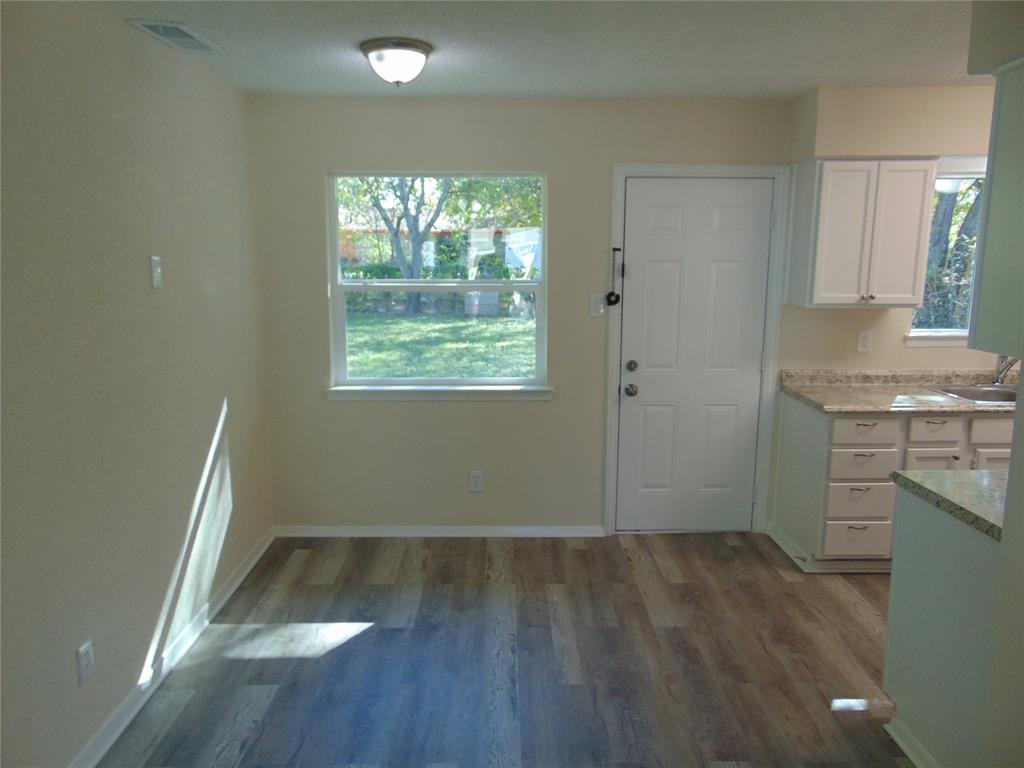 3450 Pacesetter Drive Property Photo 4