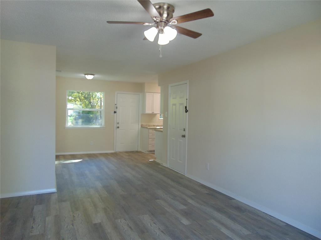 3450 Pacesetter Drive Property Photo 5