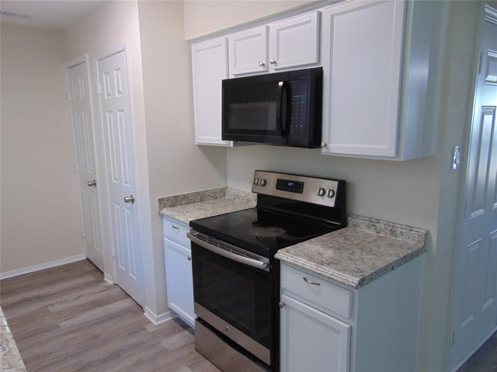3450 Pacesetter Drive Property Photo 7