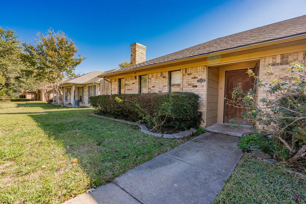 1802 Westgate Drive Property Photo 2