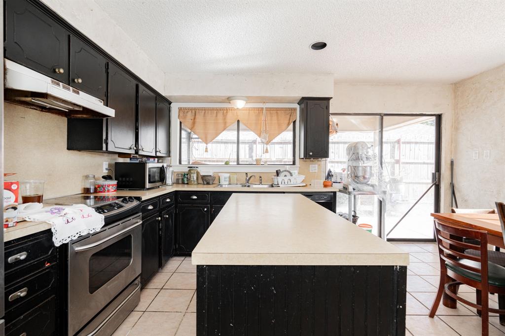 1802 Westgate Drive Property Photo 8
