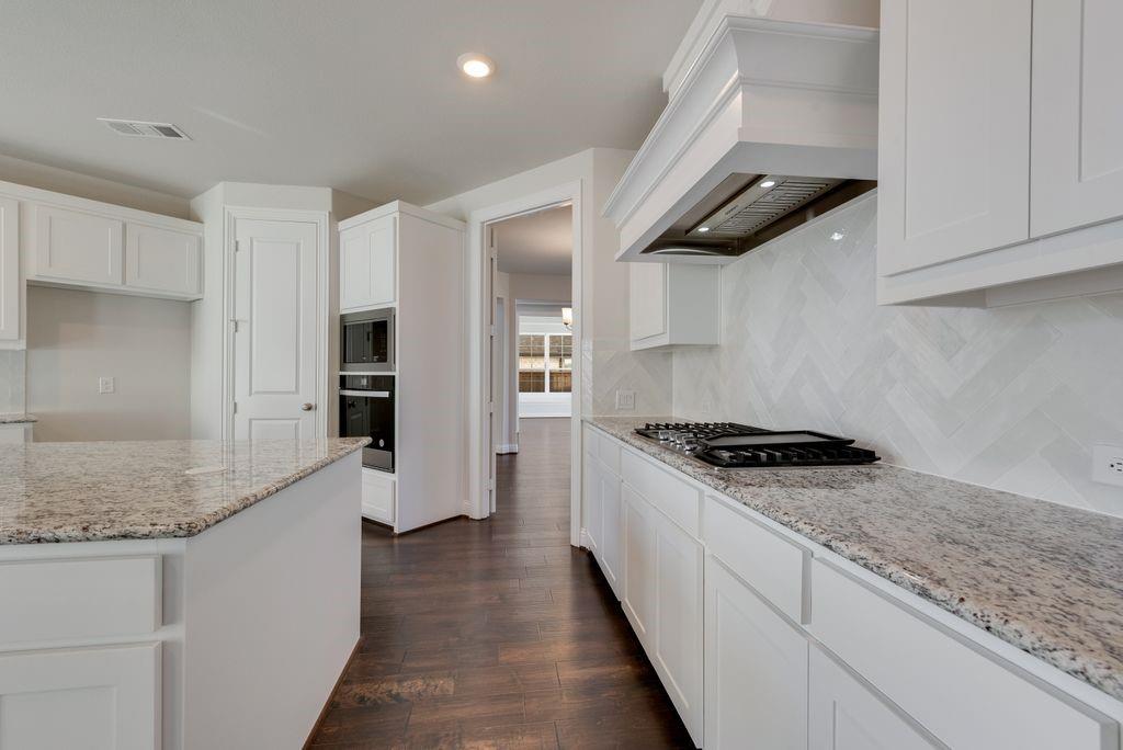 2438 Meridian Place Property Photo 17