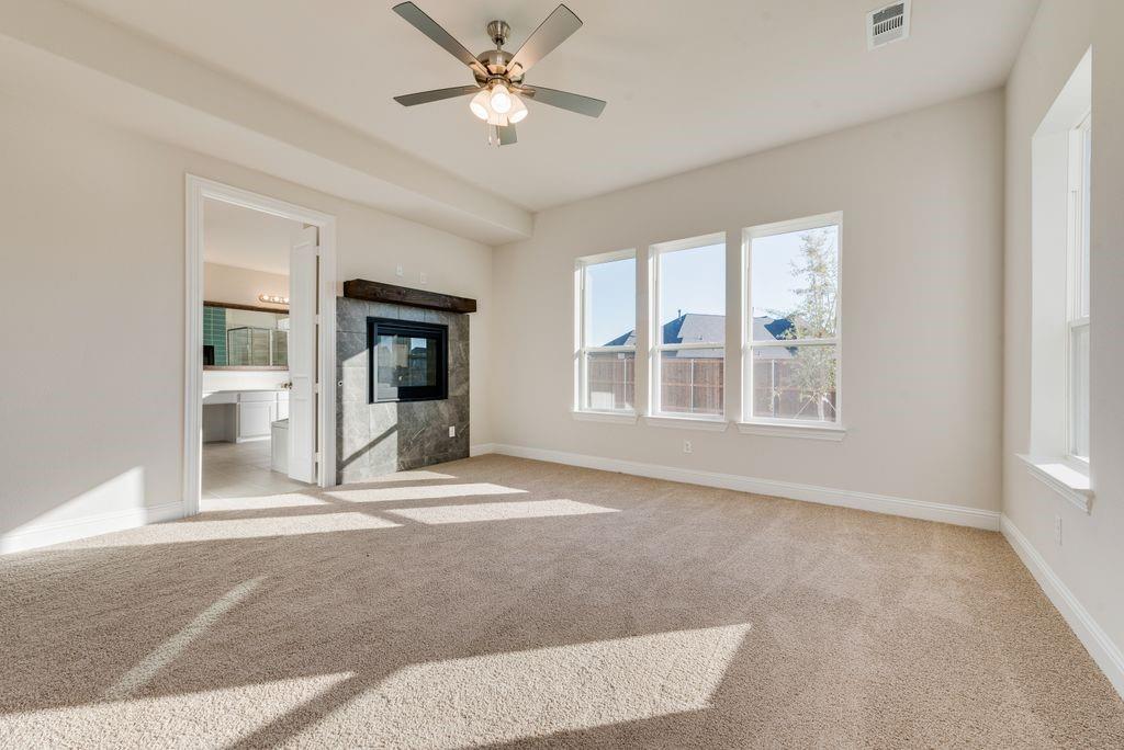 2438 Meridian Place Property Photo 19