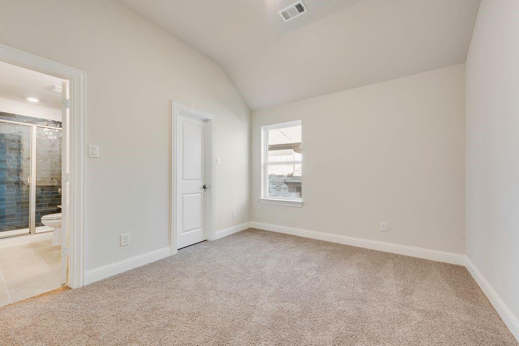 2438 Meridian Place Property Photo 36