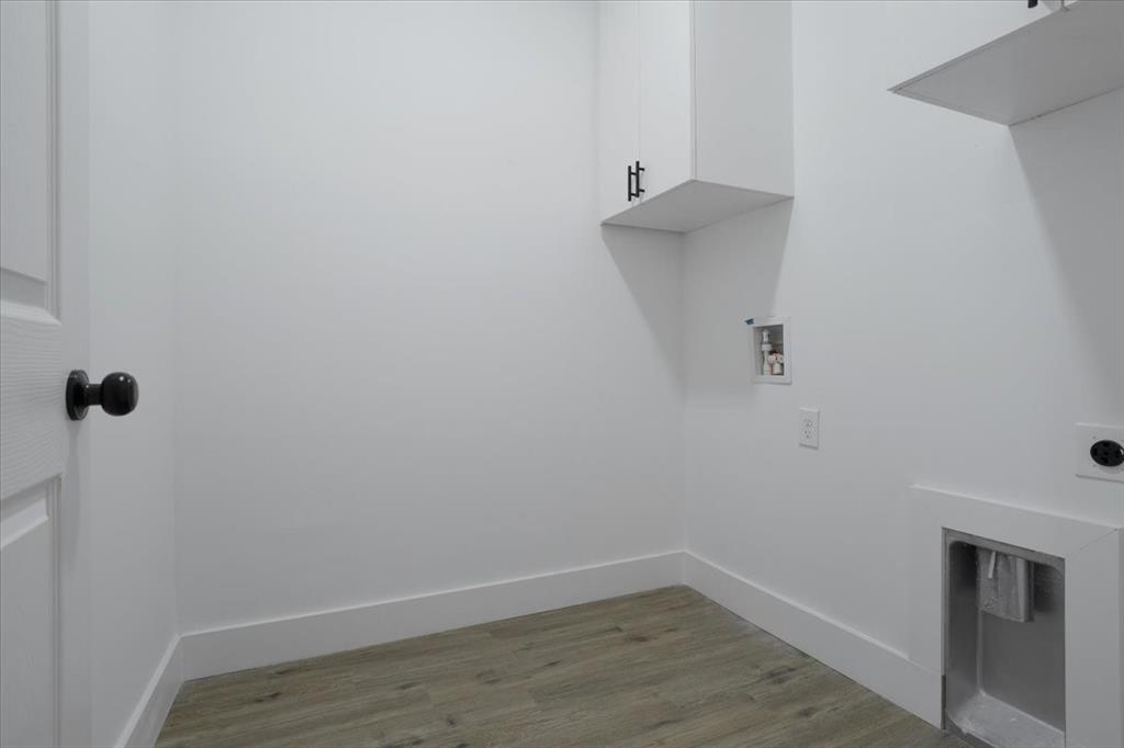 216 E Park Avenue Property Photo 21