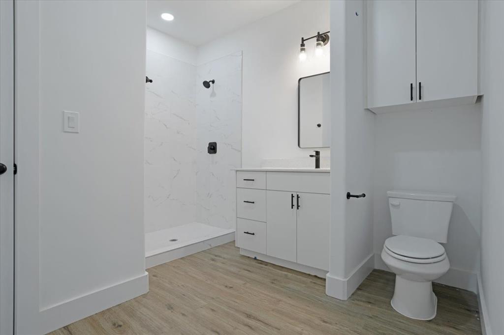 216 E Park Avenue Property Photo 22