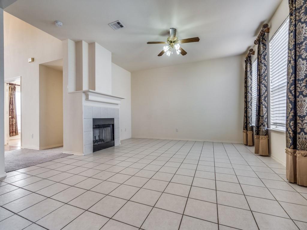 2425 Hunters Run Drive Property Photo 5