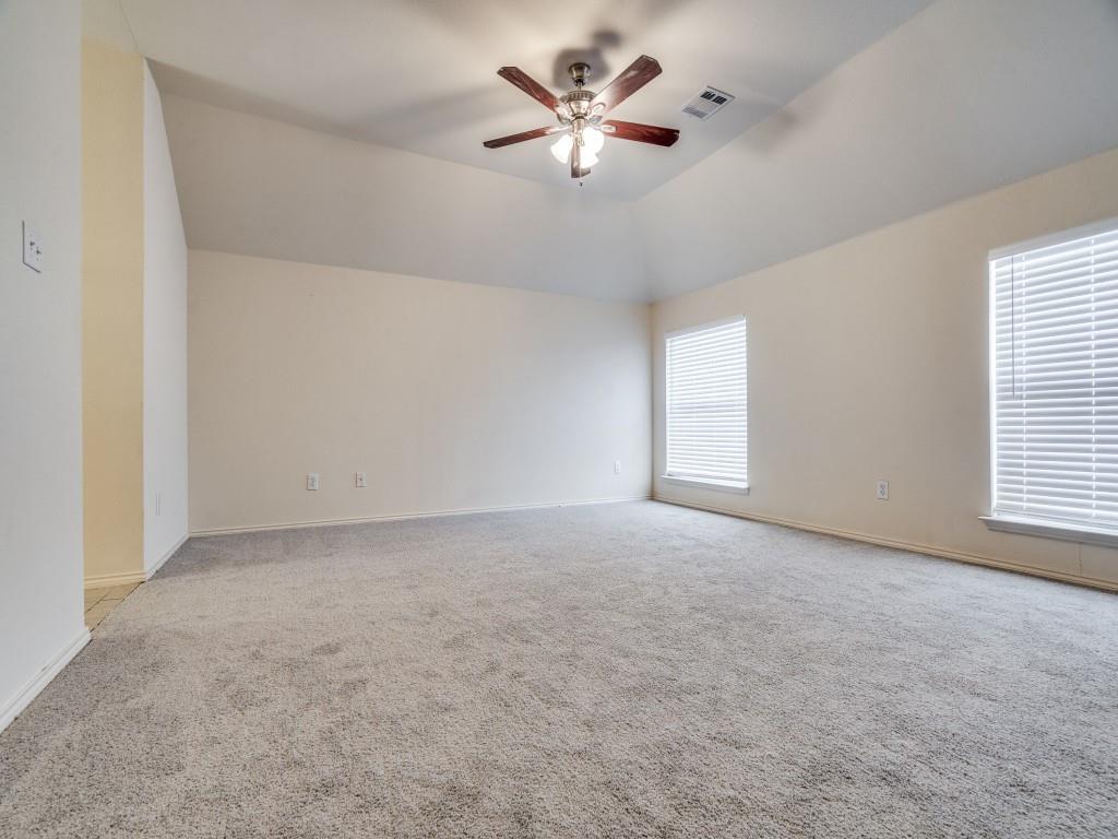 2425 Hunters Run Drive Property Photo 33
