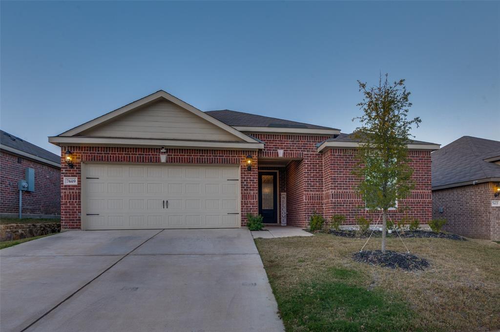 7609 Duck Bay Road Property Photo 1