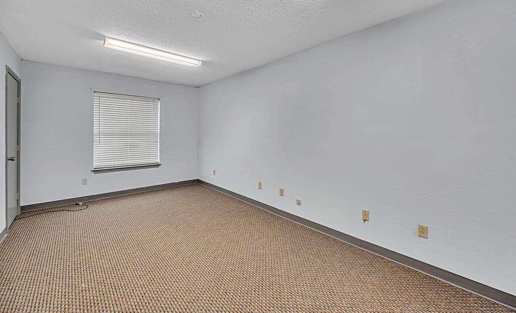 101 E Washington Avenue Property Photo 23