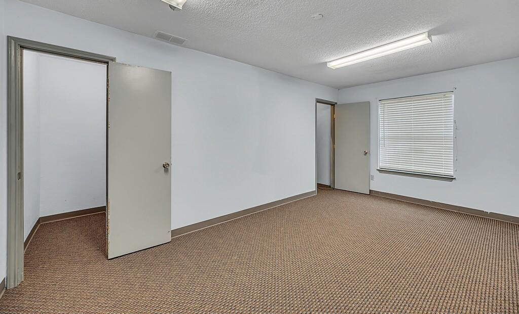 101 E Washington Avenue Property Photo 24