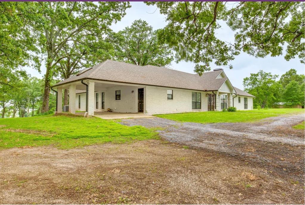 579 County Road 1843 Property Photo 22