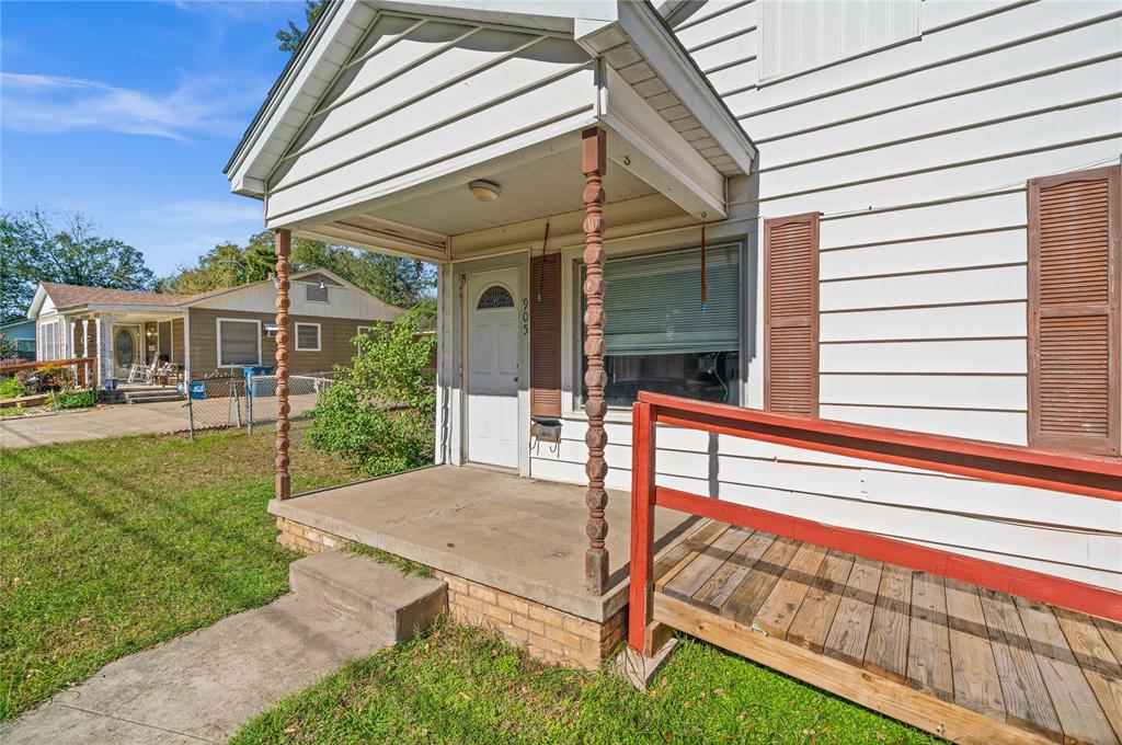 905 Leach Street Property Photo
