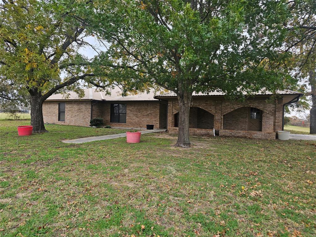 724 Foster Bond Street Property Photo 1