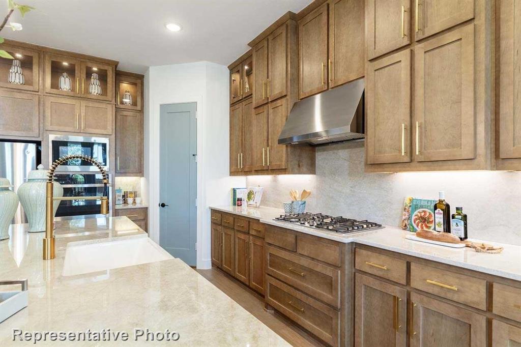 826 Montrose Drive Property Photo 8