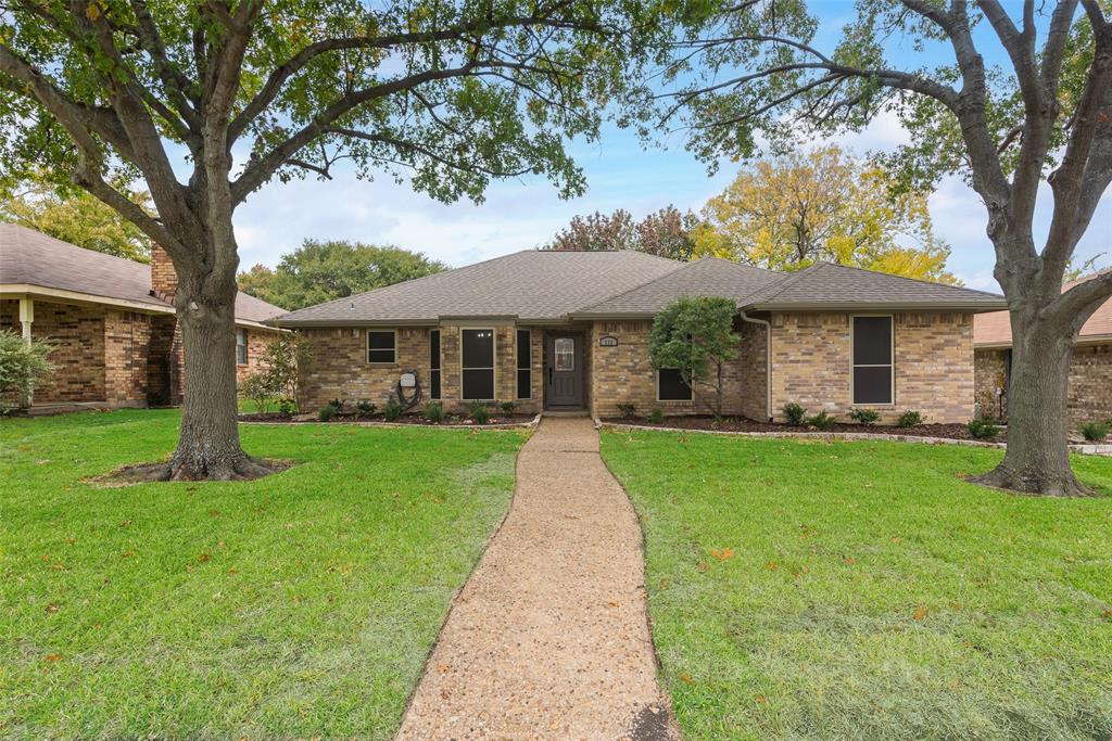 111 Windsor Drive Property Photo 1
