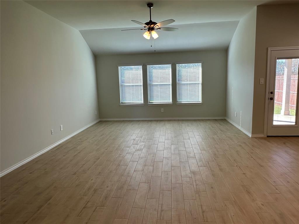2009 Sesaro Drive Property Photo 6