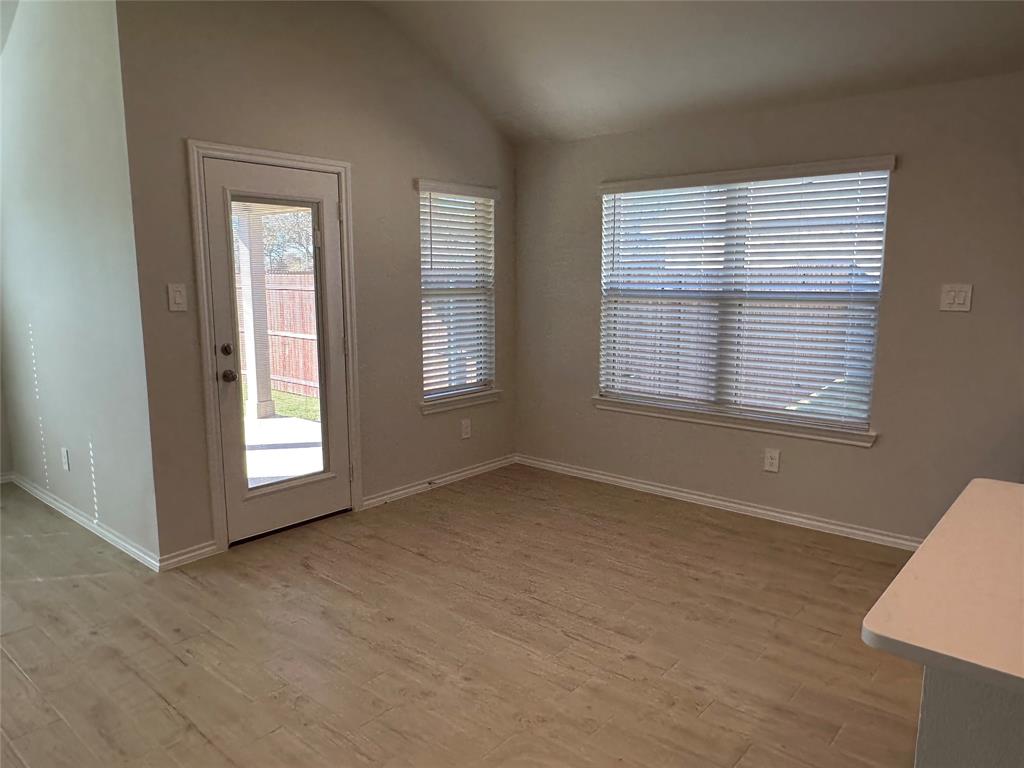 2009 Sesaro Drive Property Photo 7