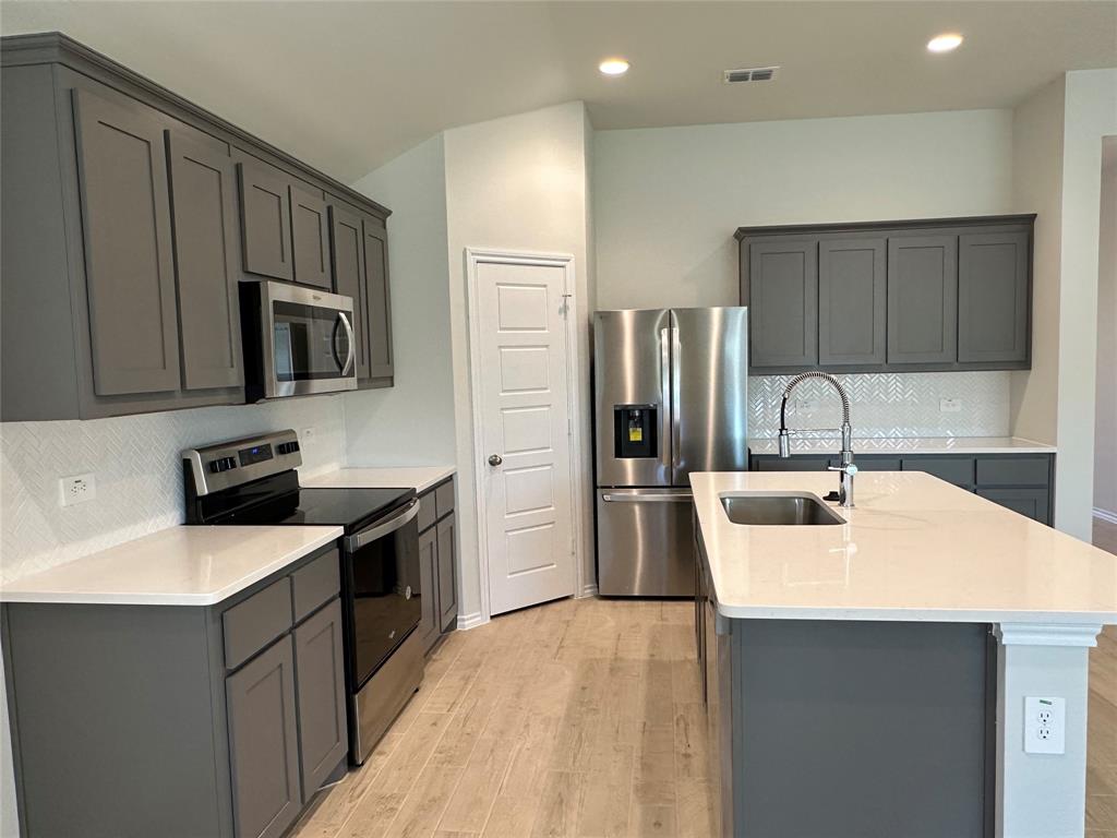 2009 Sesaro Drive Property Photo 9