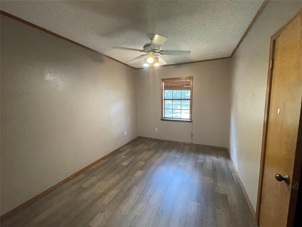 180 N Fm 911 Property Photo 11
