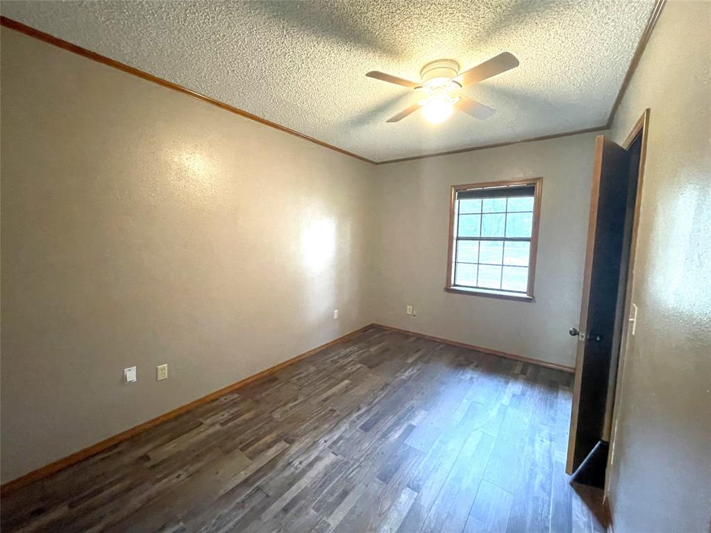 180 N Fm 911 Property Photo 12