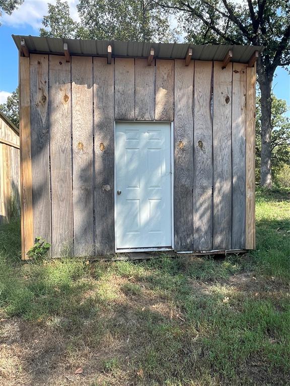 180 N Fm 911 Property Photo 16