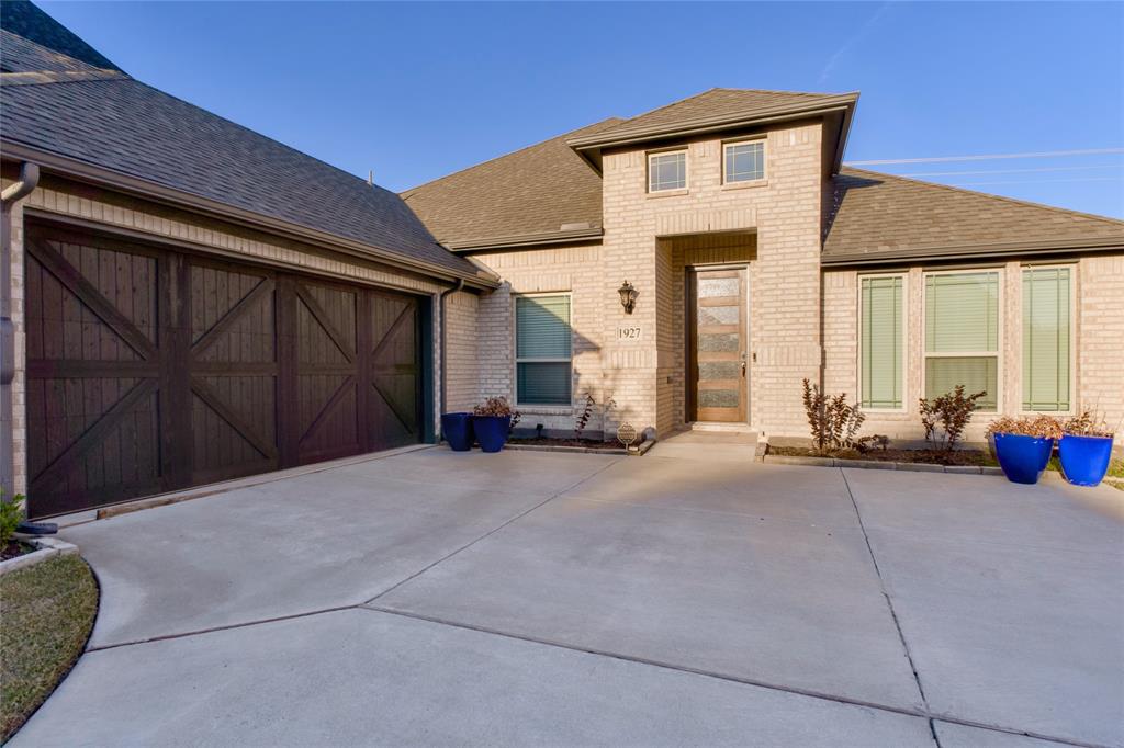 1927 Frediano Lane Property Photo 2
