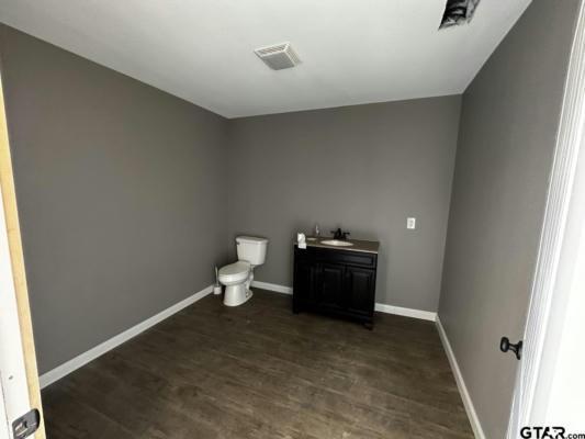132 E 5th Street Property Photo 4