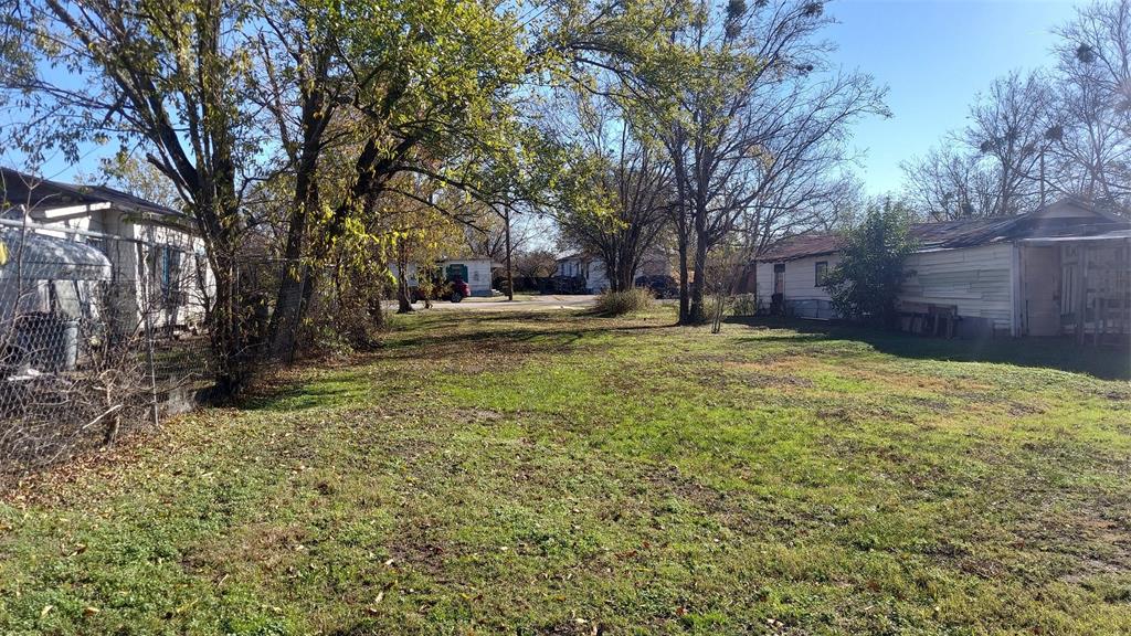 806 E 12th Avenue Property Photo 1