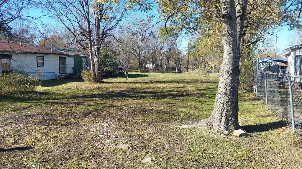 806 E 12th Avenue Property Photo 2