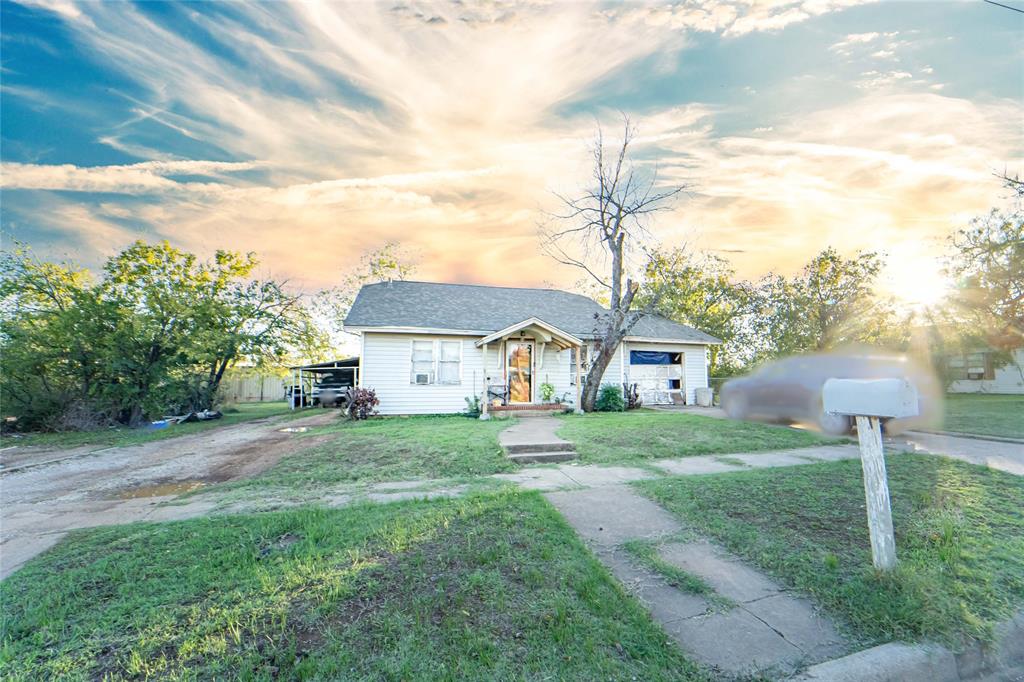 1109 W Elm Street Property Photo 1