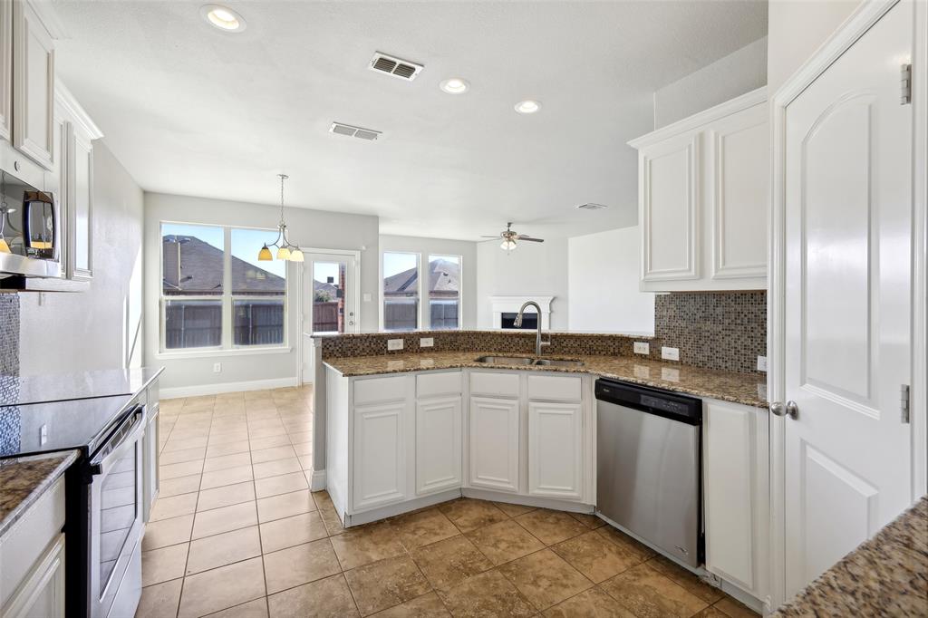 7353 Waterwell Trail Property Photo 6