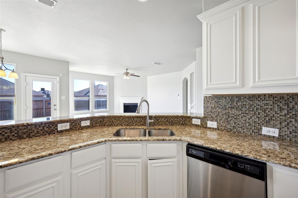 7353 Waterwell Trail Property Photo 11