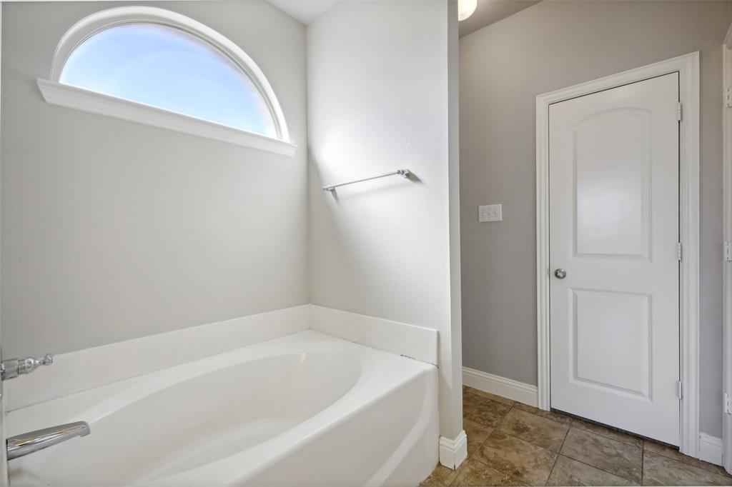 7353 Waterwell Trail Property Photo 34