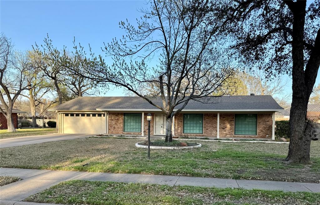 1807 Cresthaven Drive Property Photo