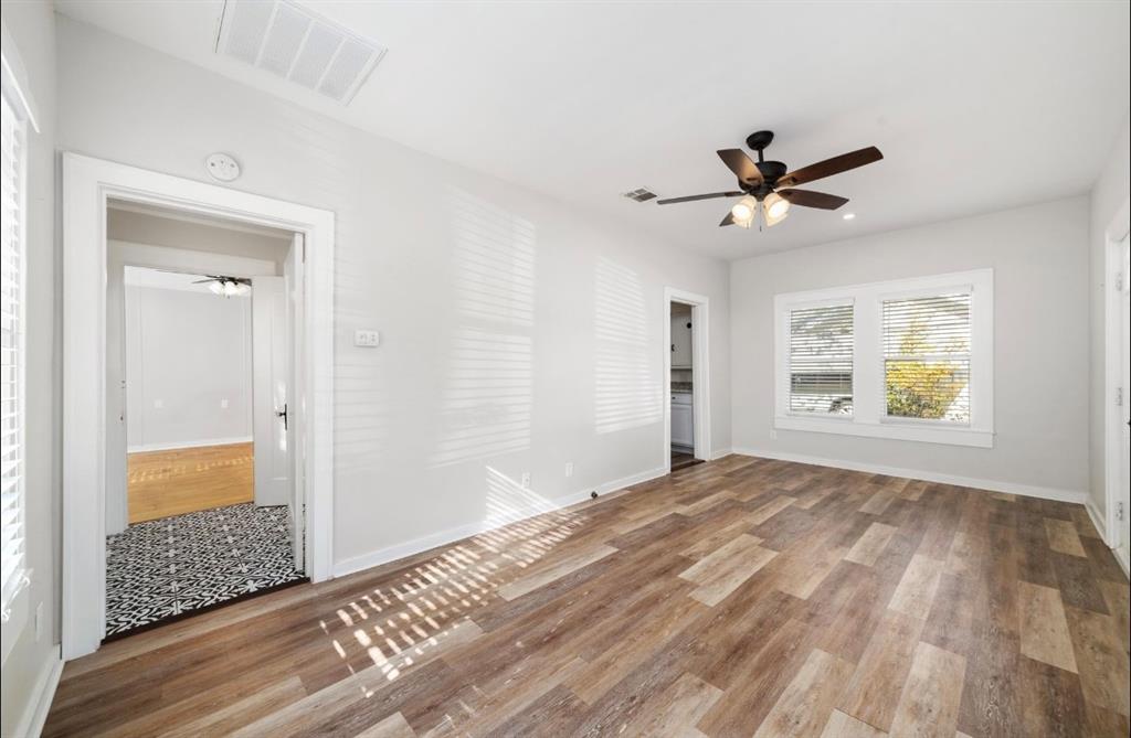 1809 Avenue C Property Photo 3