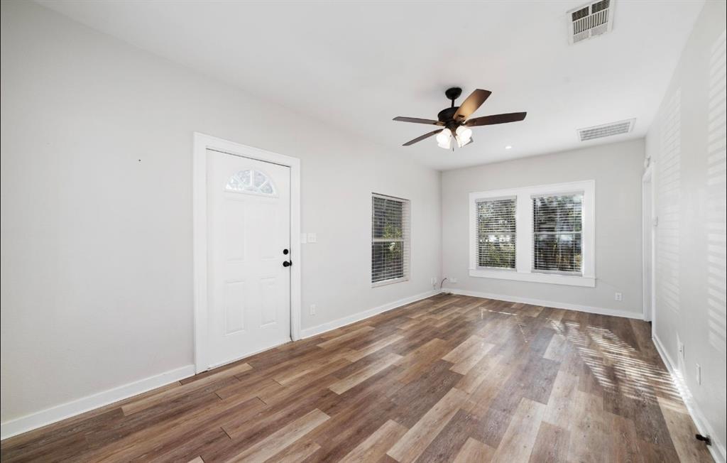 1809 Avenue C Property Photo 6
