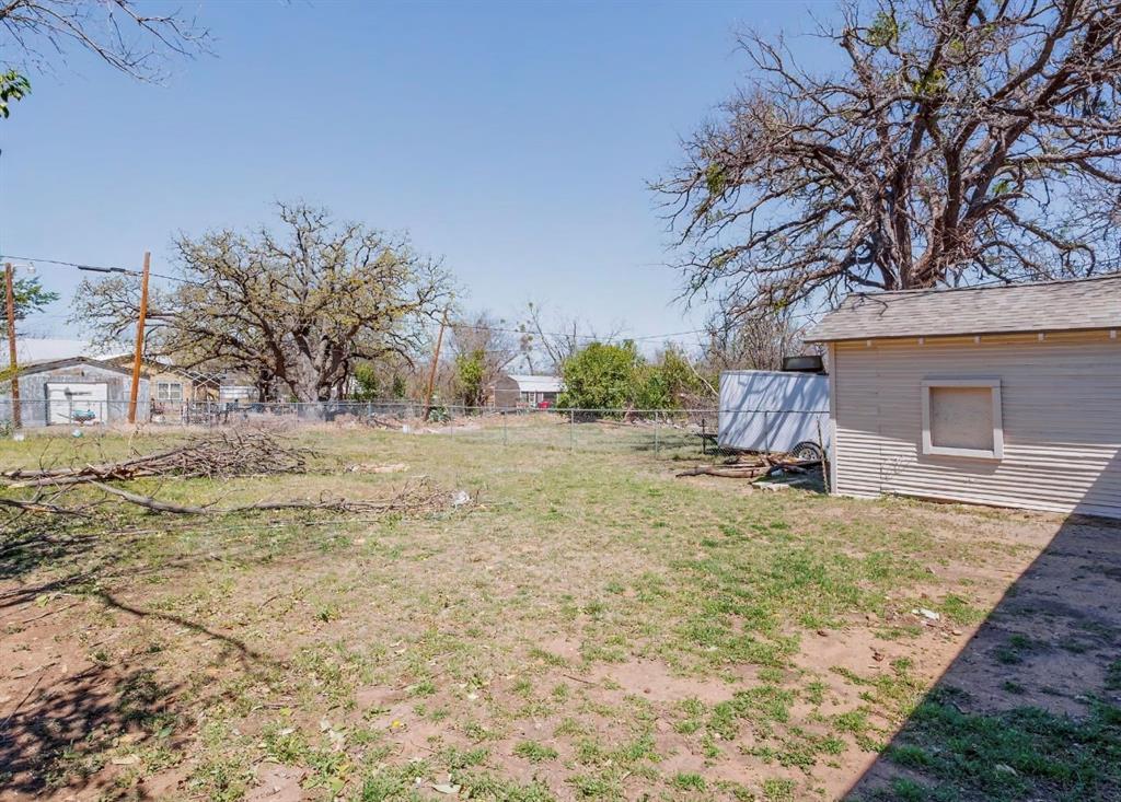 1809 Avenue C Property Photo 17