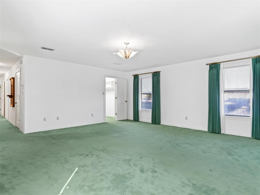 201 S Beech Street Property Photo 16