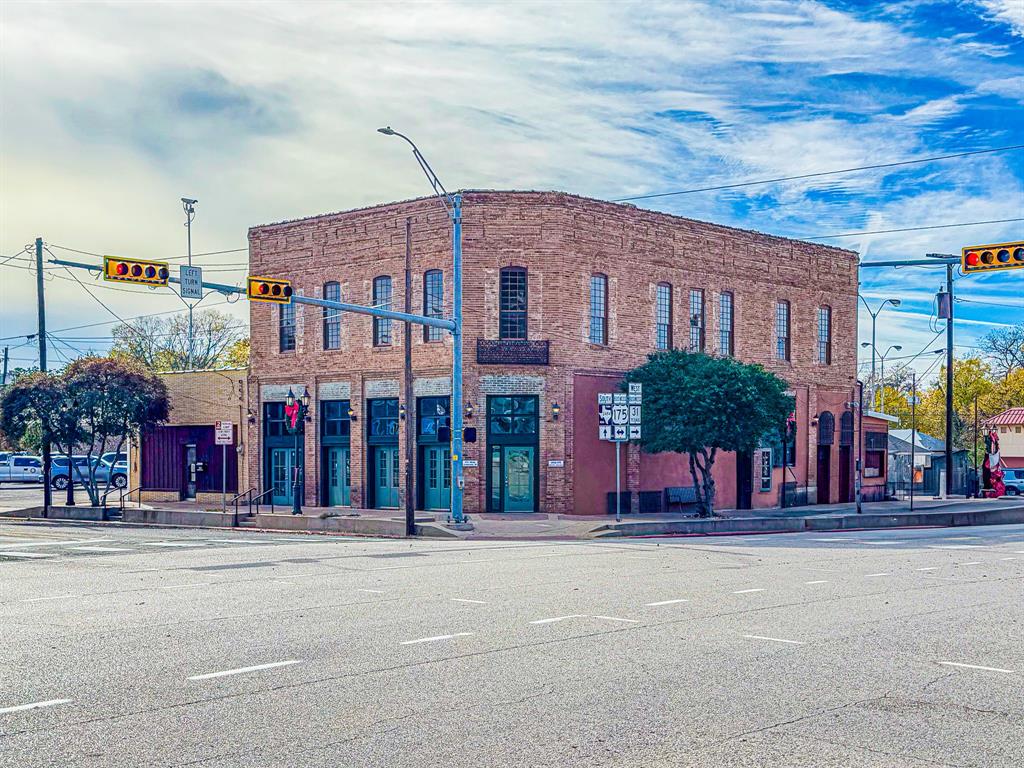 100 W Corsicana Street Property Photo 2