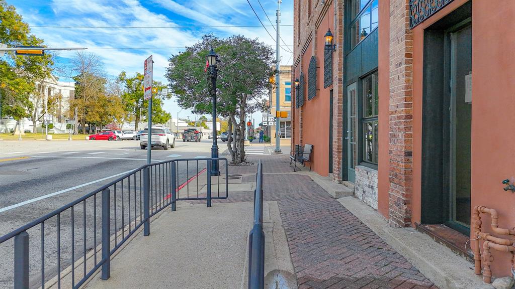100 W Corsicana Street Property Photo 4
