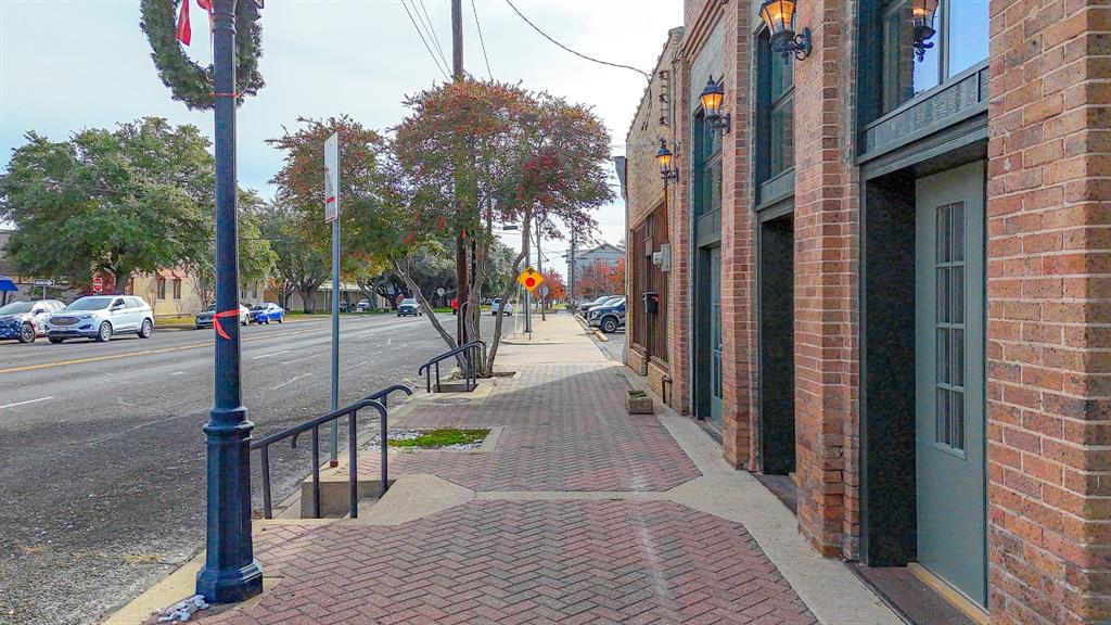 100 W Corsicana Street Property Photo 17